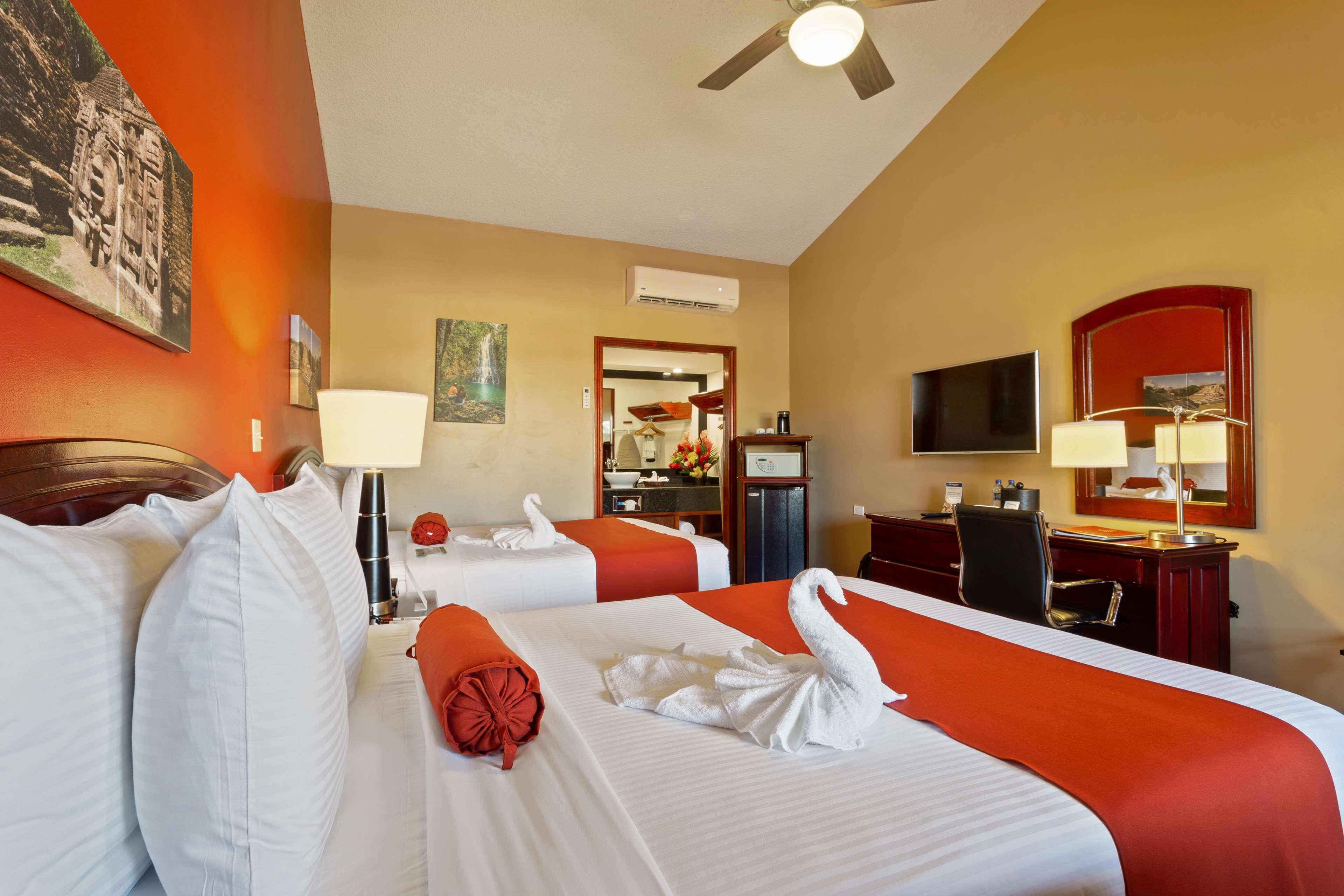 בליז סיטי Best Western Plus Belize Biltmore Plaza מראה חיצוני תמונה