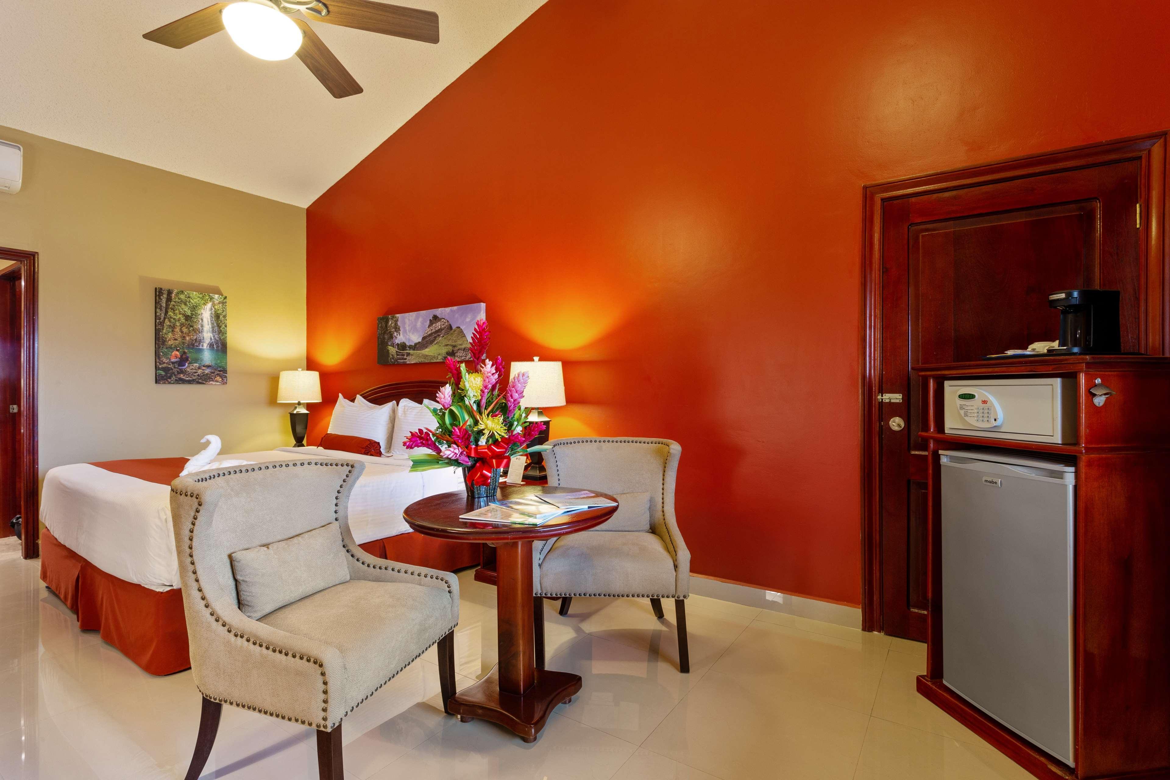 בליז סיטי Best Western Plus Belize Biltmore Plaza מראה חיצוני תמונה