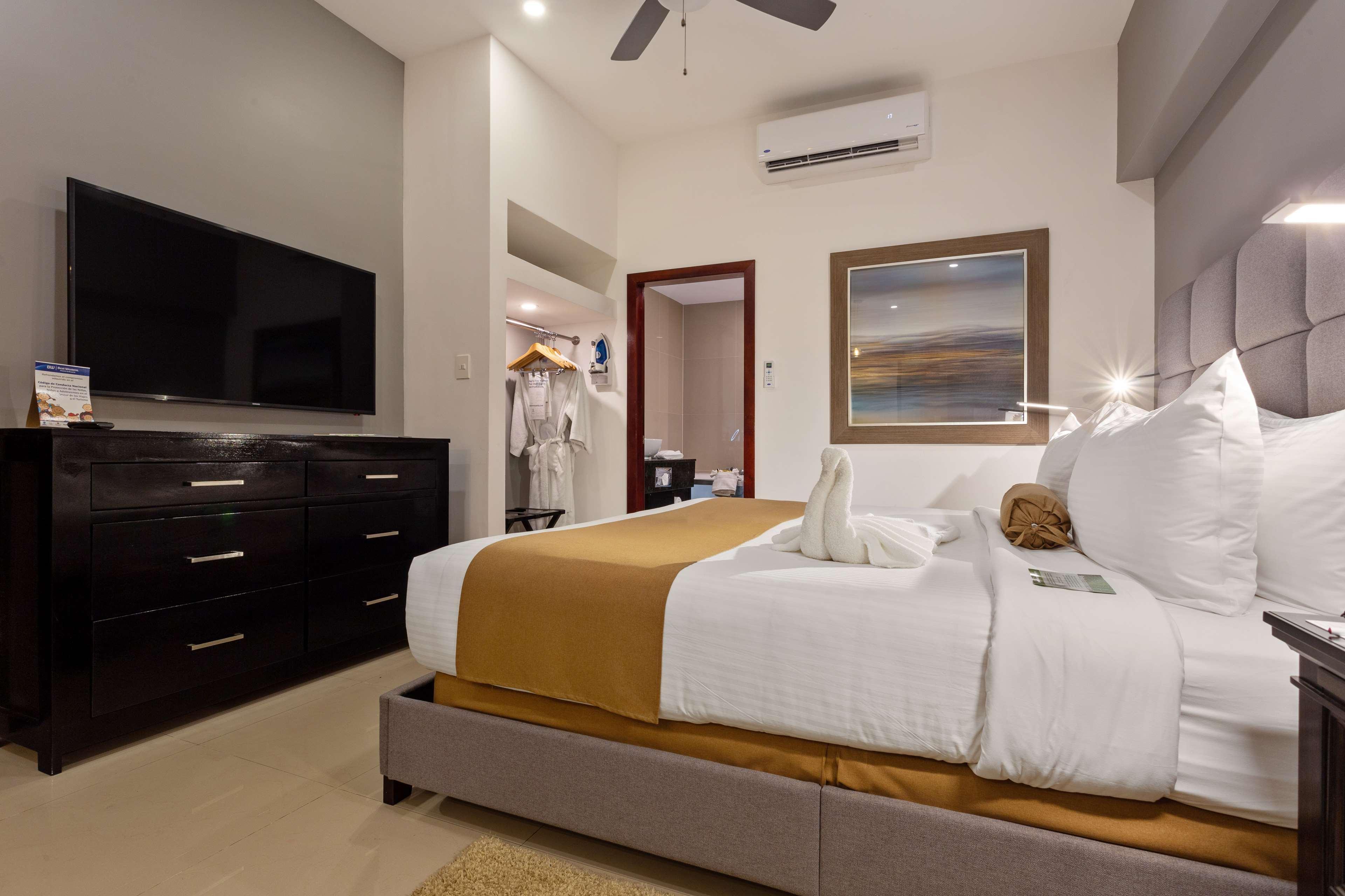 בליז סיטי Best Western Plus Belize Biltmore Plaza מראה חיצוני תמונה