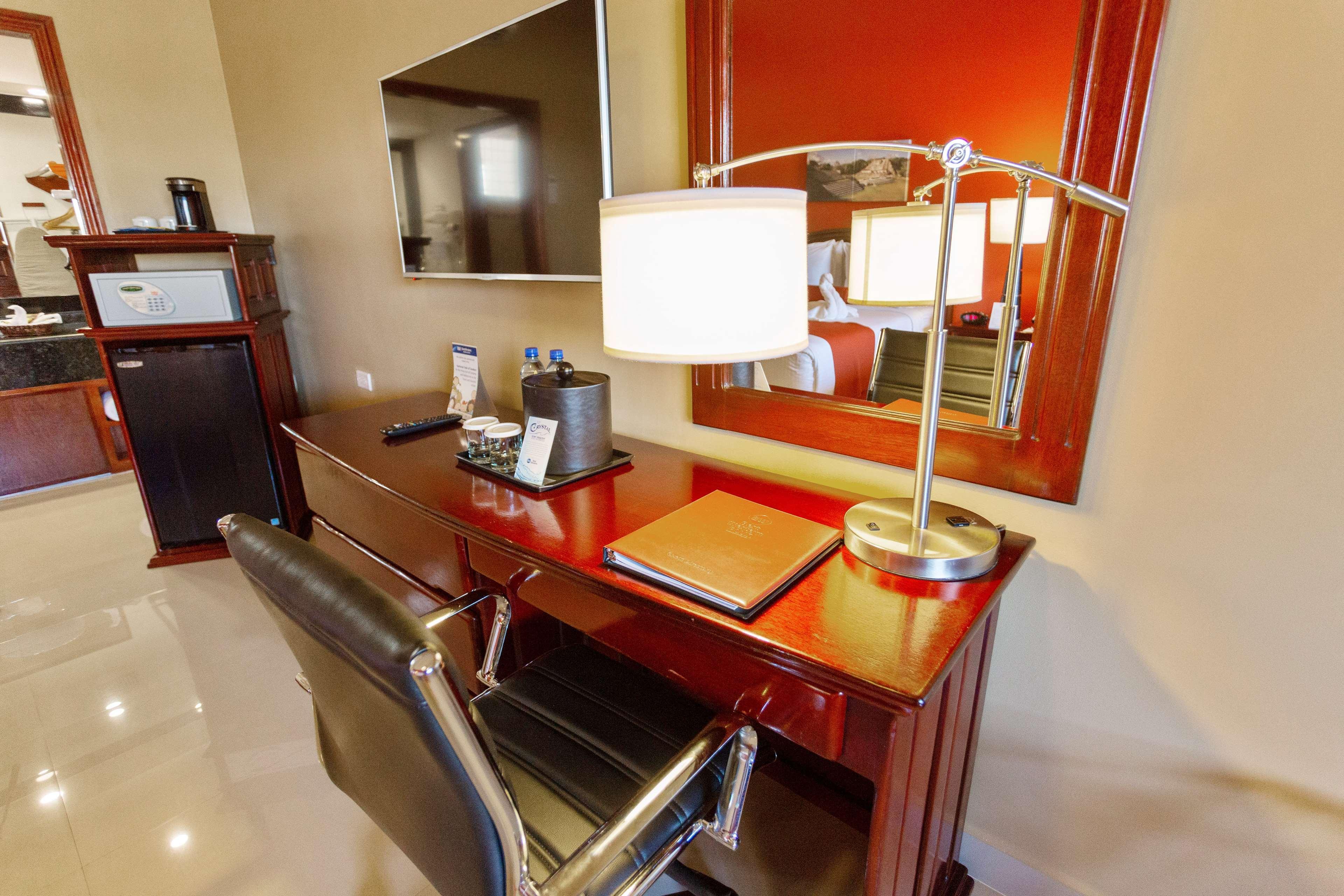 בליז סיטי Best Western Plus Belize Biltmore Plaza מראה חיצוני תמונה