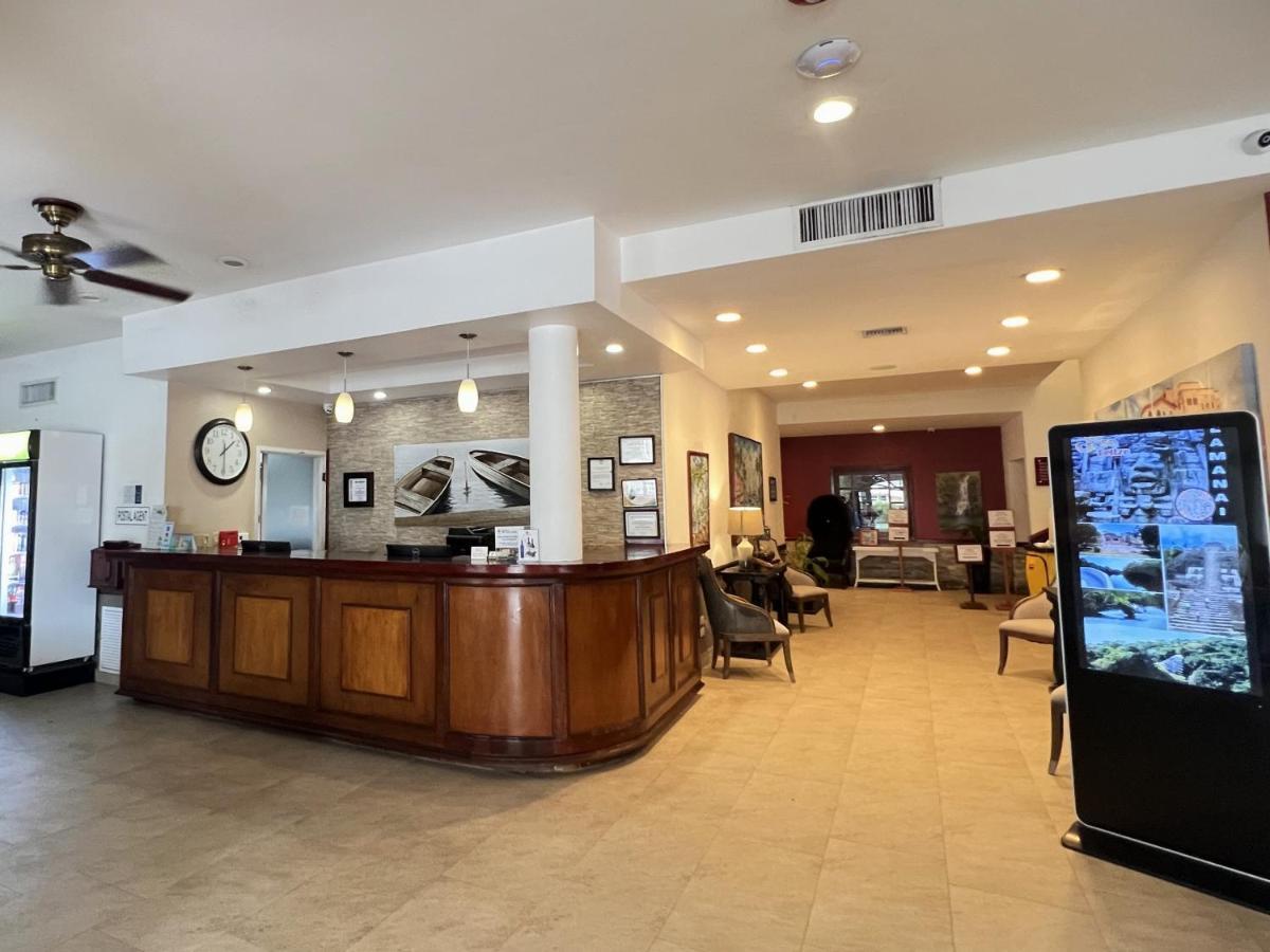 בליז סיטי Best Western Plus Belize Biltmore Plaza מראה חיצוני תמונה