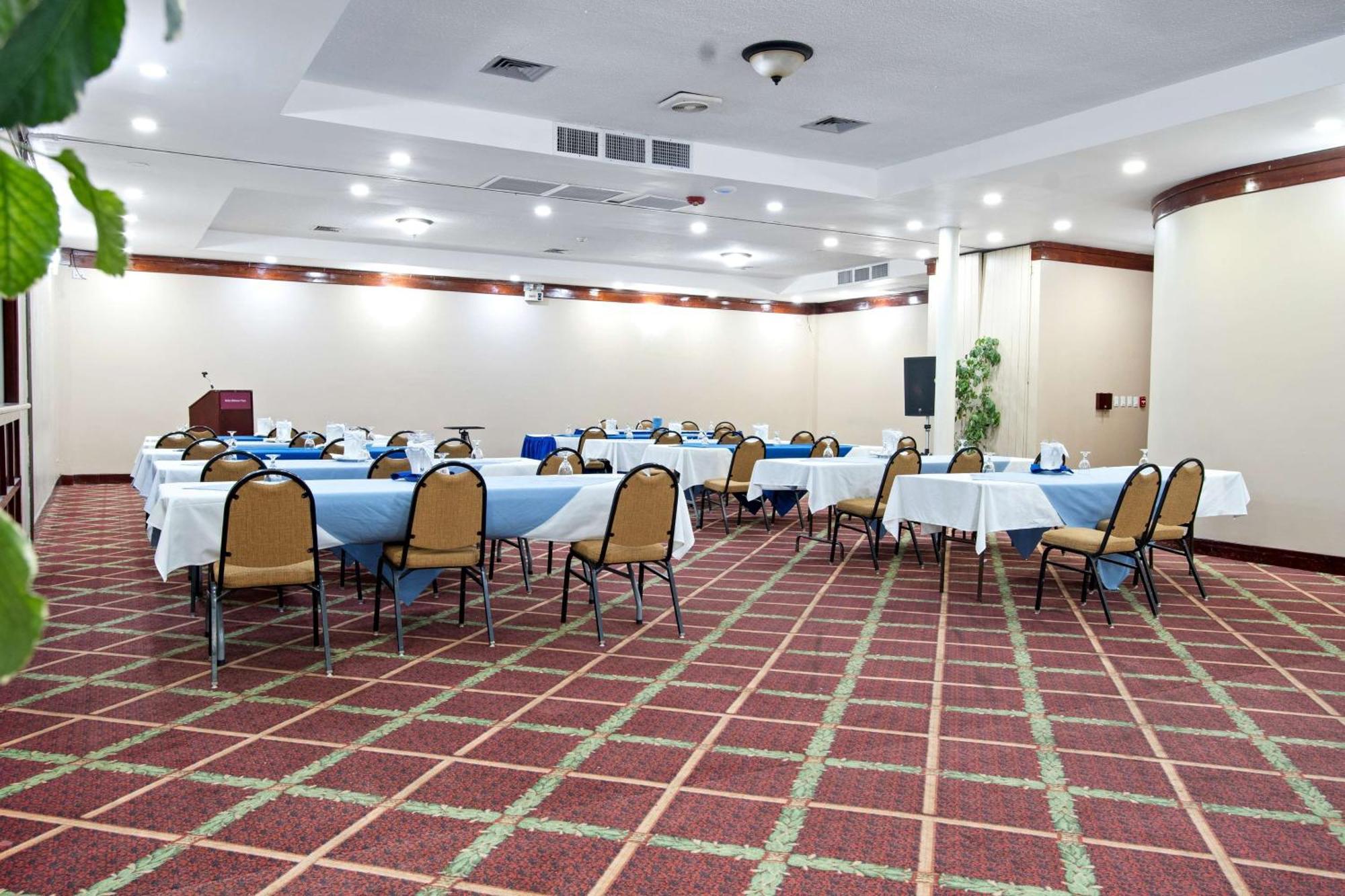 בליז סיטי Best Western Plus Belize Biltmore Plaza מראה חיצוני תמונה